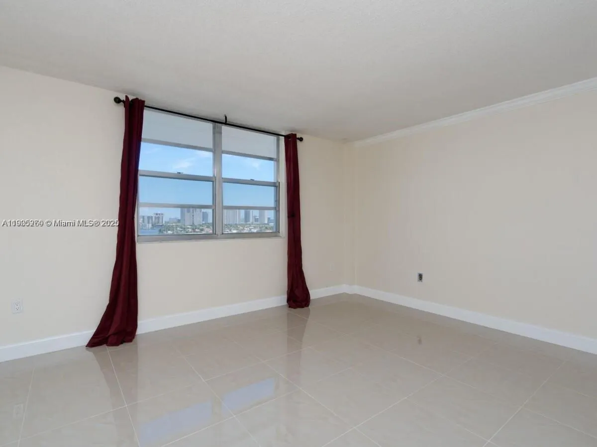 2841 NE 163rd St, #1211