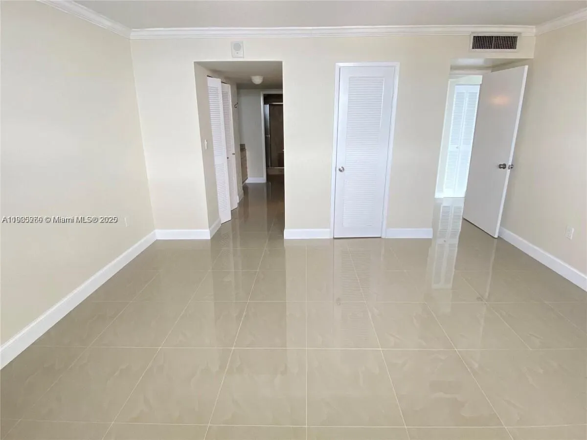 2841 NE 163rd St, #1211