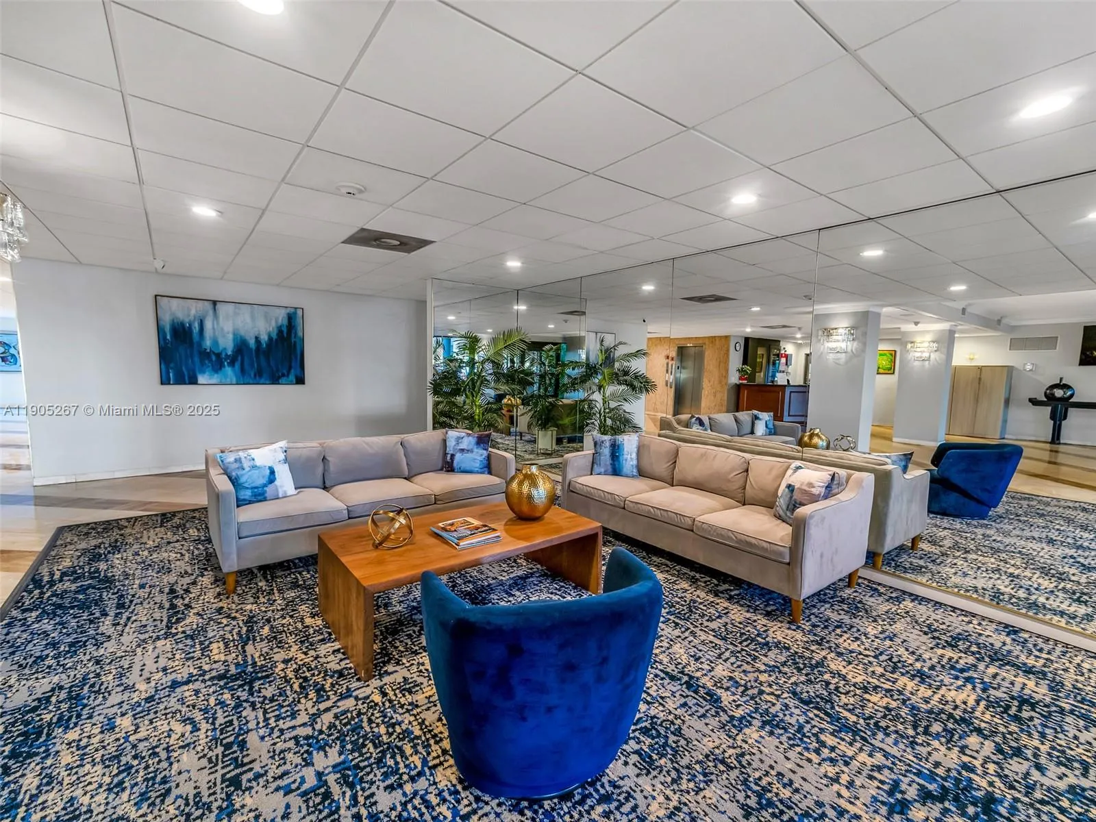 3800 Hillcrest Dr, #907