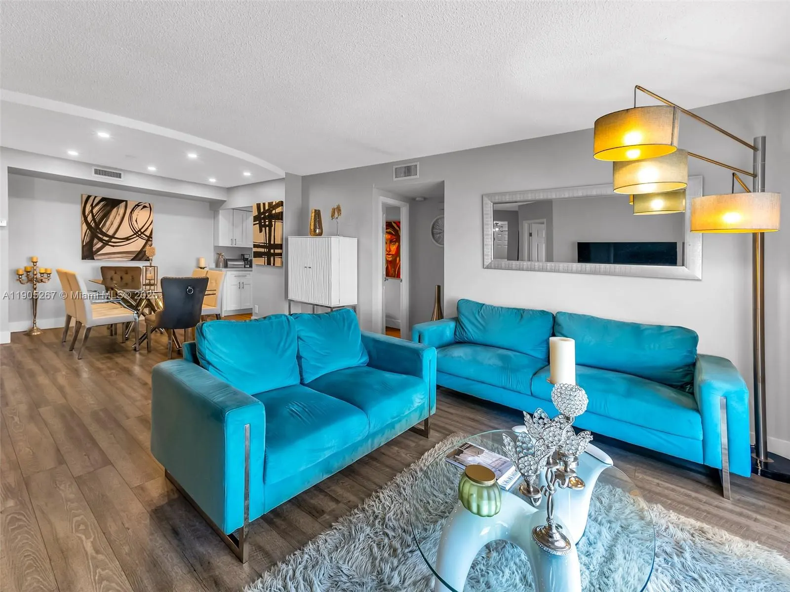 3800 Hillcrest Dr, #907