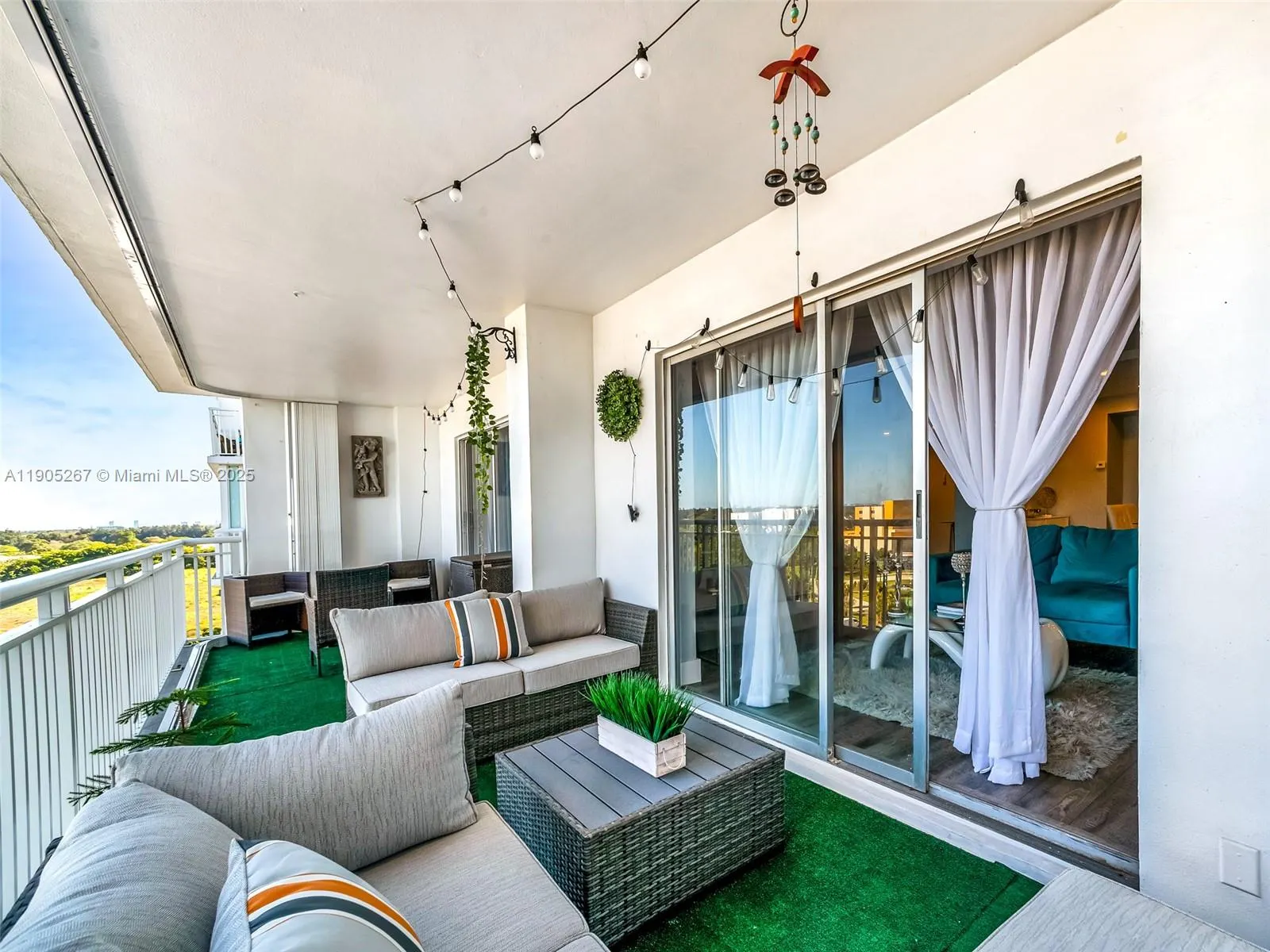 3800 Hillcrest Dr, #907