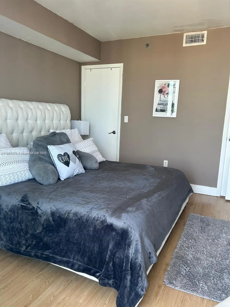 50 Biscayne Blvd, #4607