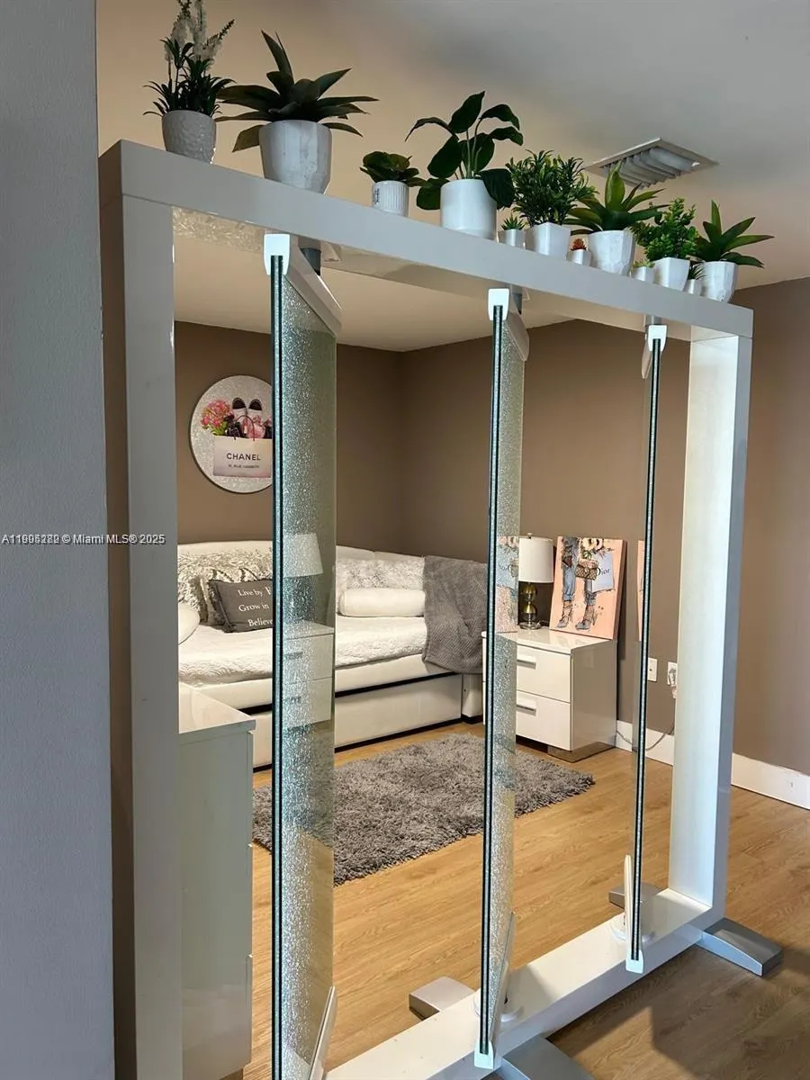 50 Biscayne Blvd, #4607