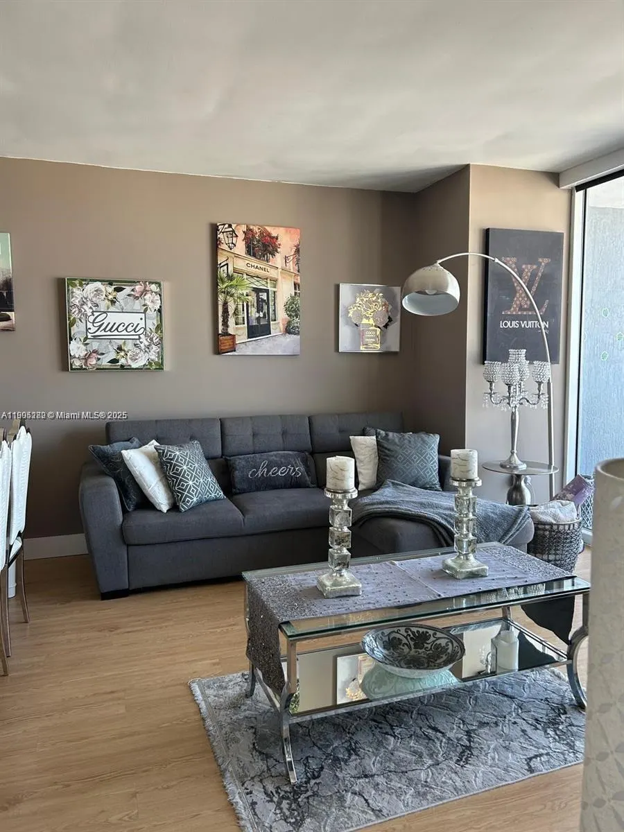 50 Biscayne Blvd, #4607