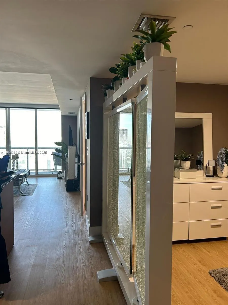 50 Biscayne Blvd, #4607