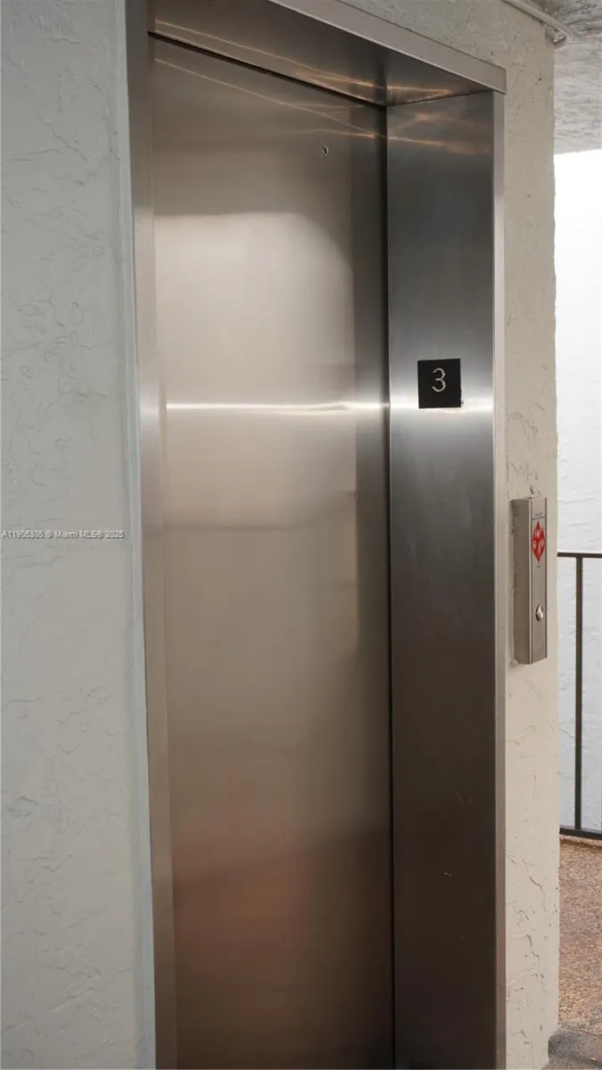 3710 N Pine Island Rd, #320