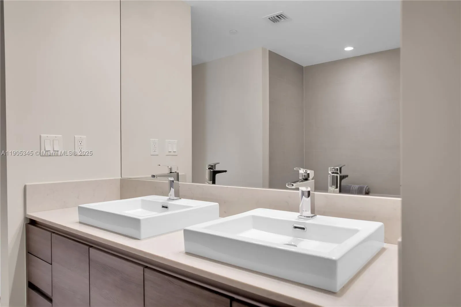 1080 Brickell Ave, #3106