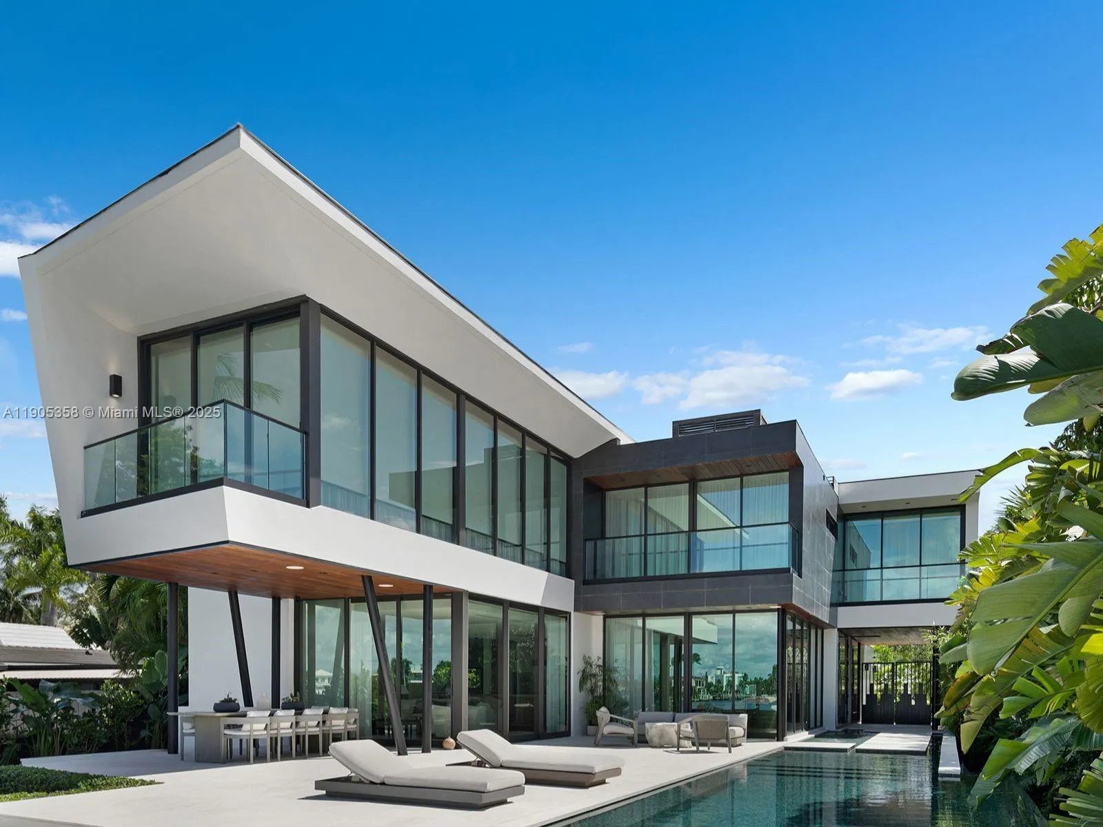 1165 N Biscayne Point Rd