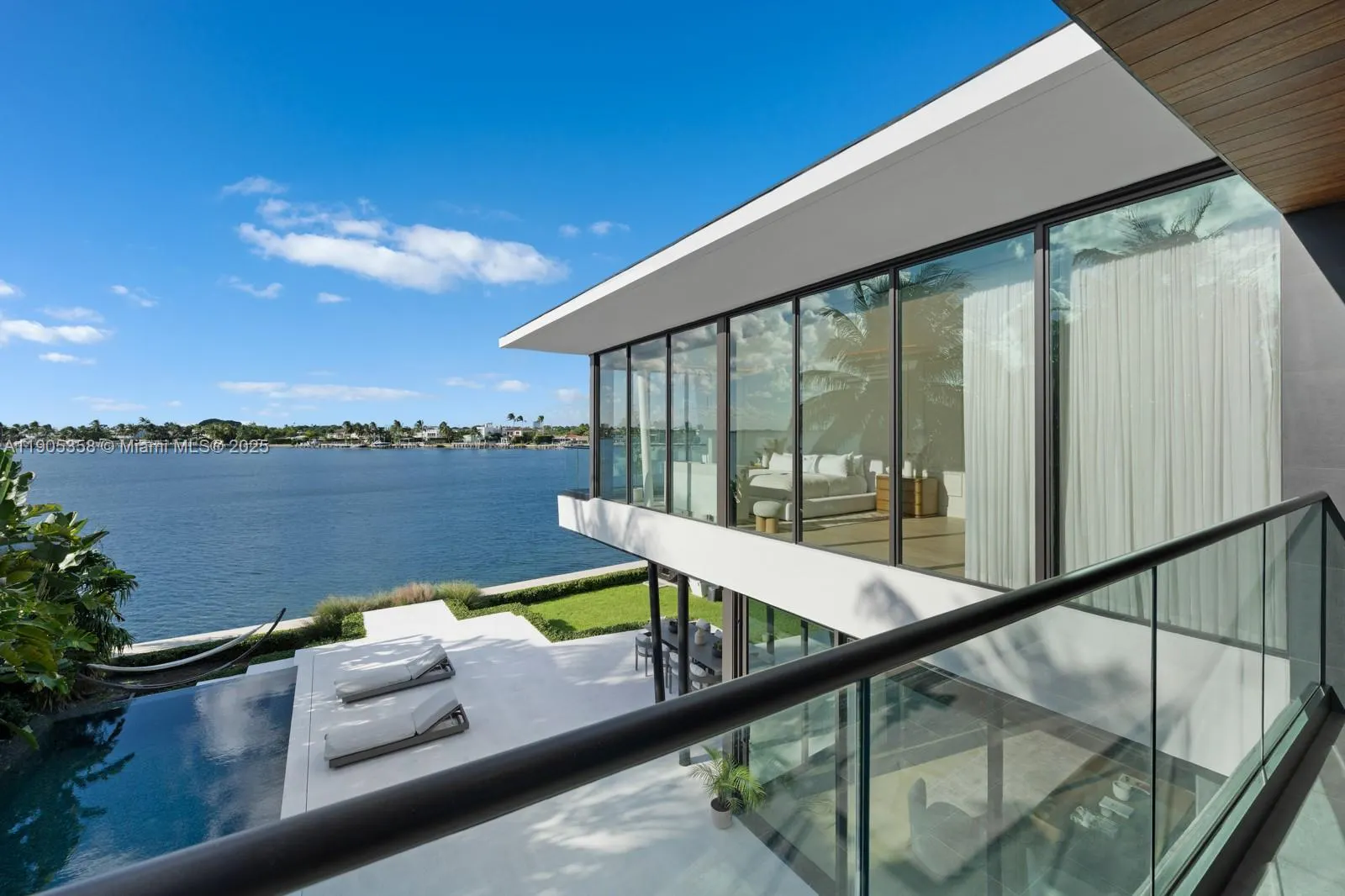 1165 N Biscayne Point Rd