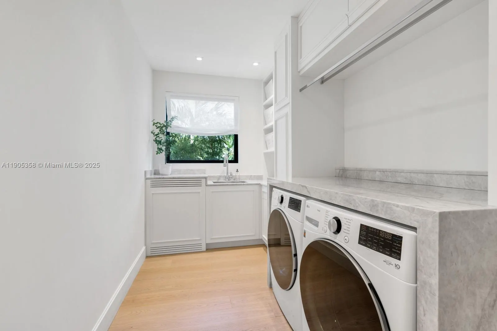 1165 N Biscayne Point Rd