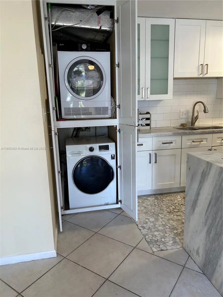 600 Executive Center Dr, #204