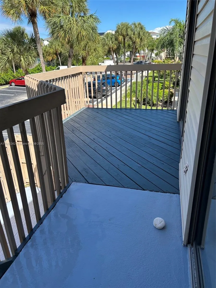 600 Executive Center Dr, #204