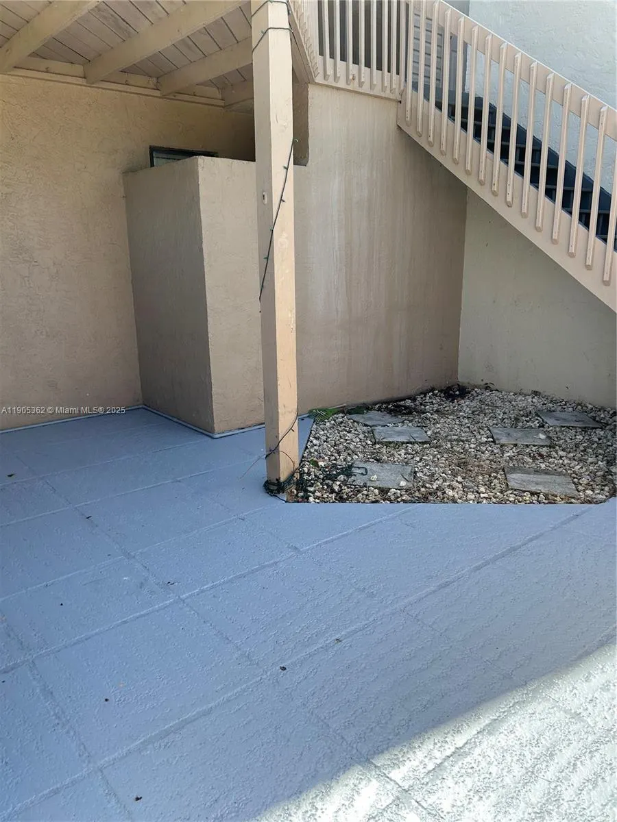 600 Executive Center Dr, #204