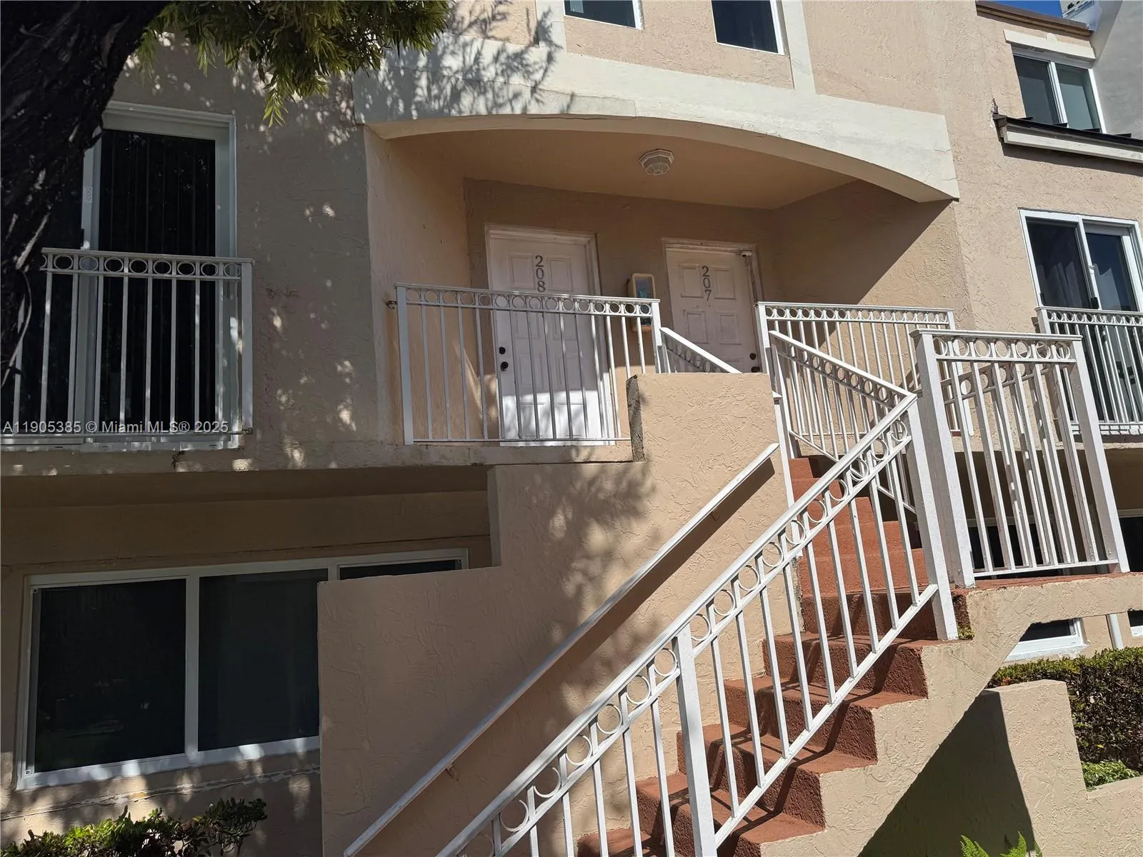 8585 NW 6th Ln, #9-208