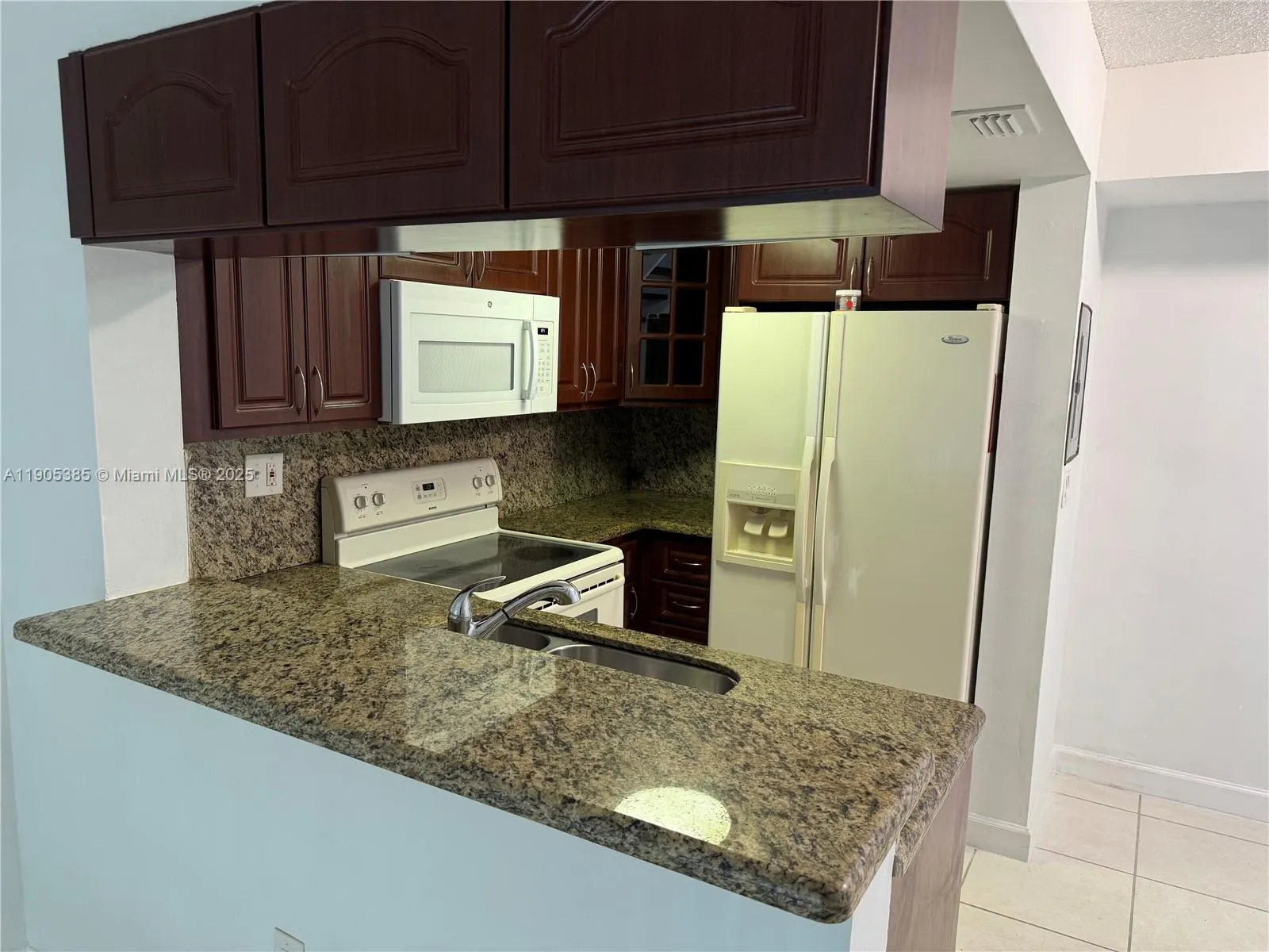 8585 NW 6th Ln, #9-208