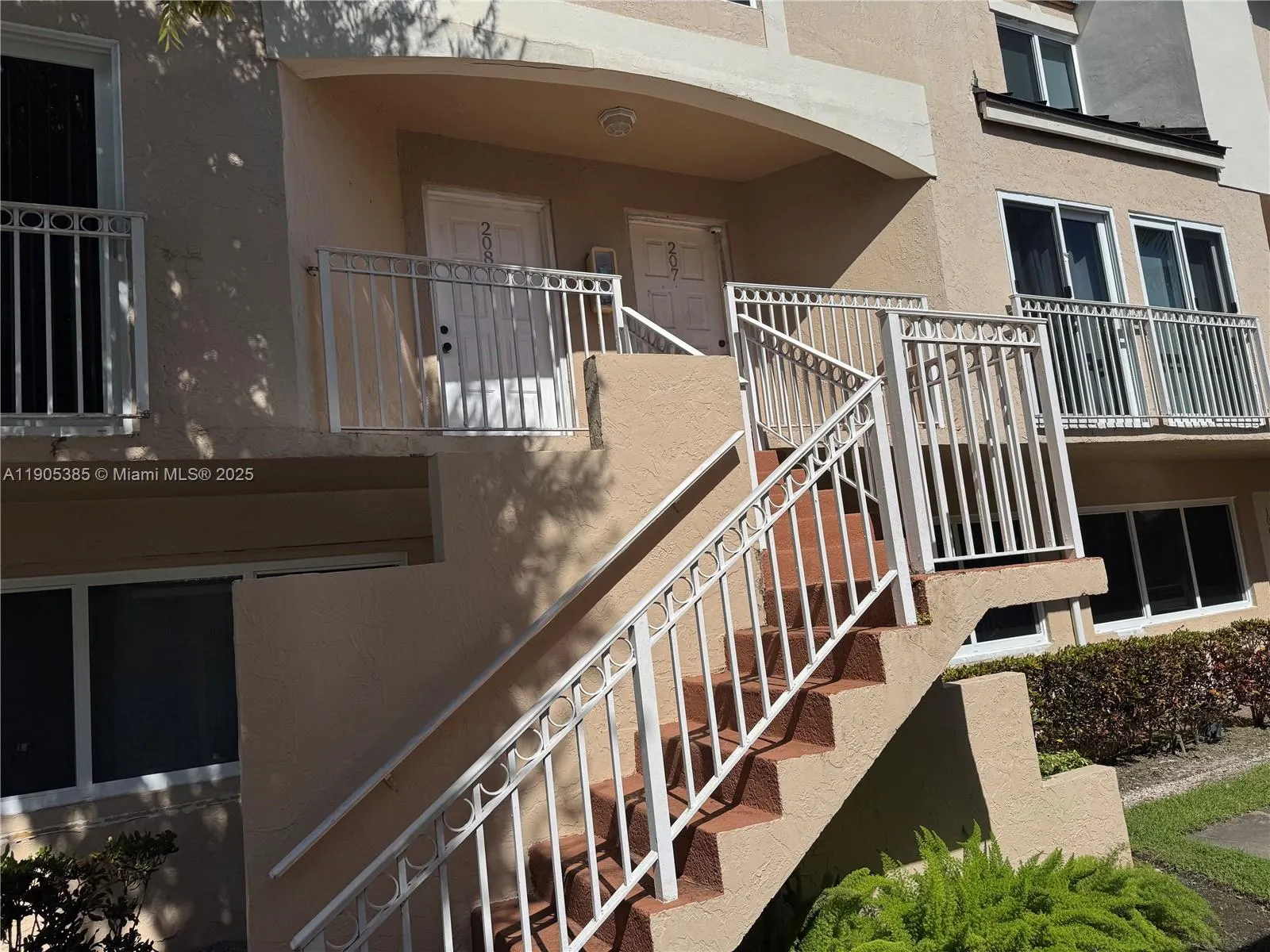 8585 NW 6th Ln, #9-208