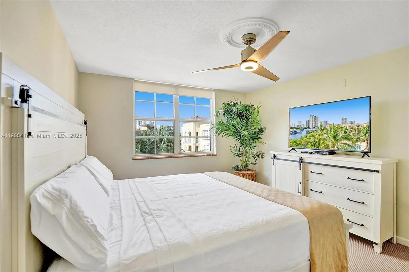 19877 E Country Club Dr, #3607