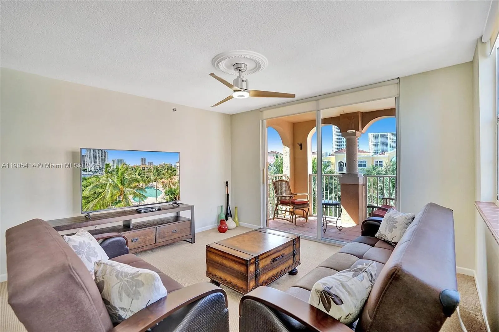 19877 E Country Club Dr, #3607