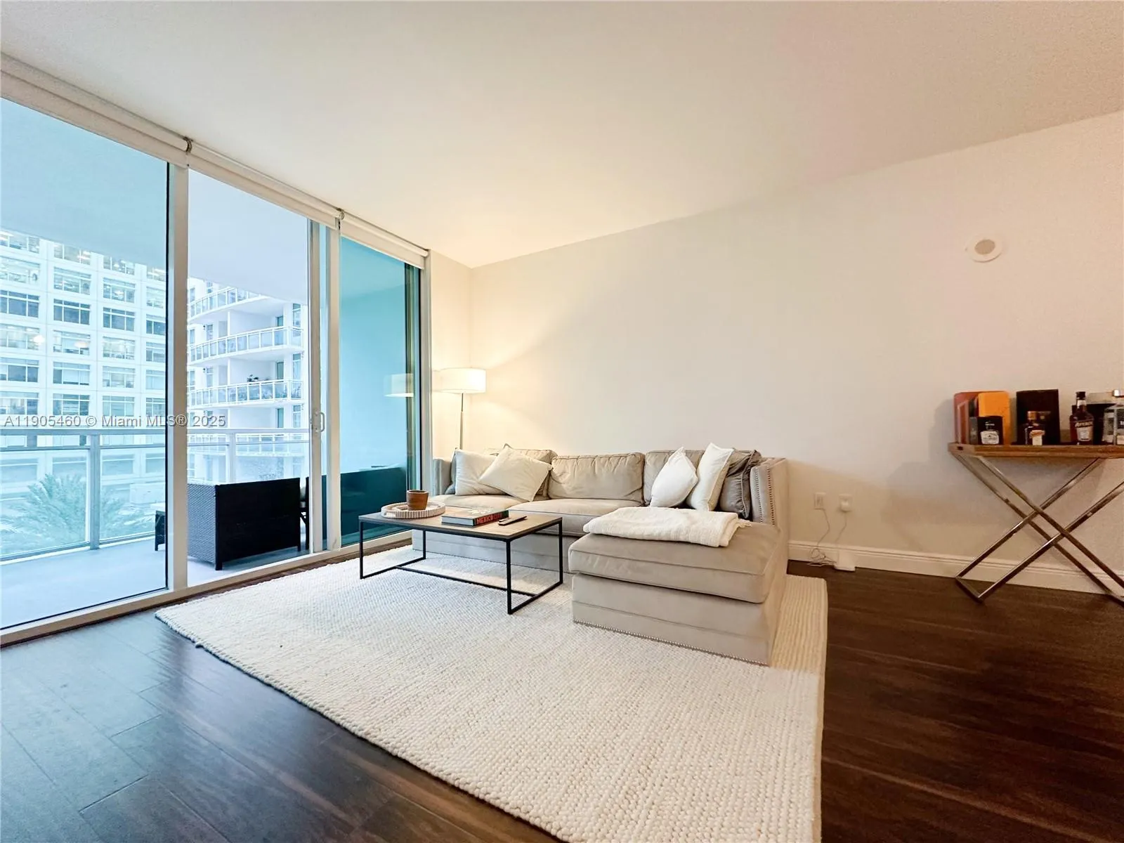 951 Brickell Ave, #601