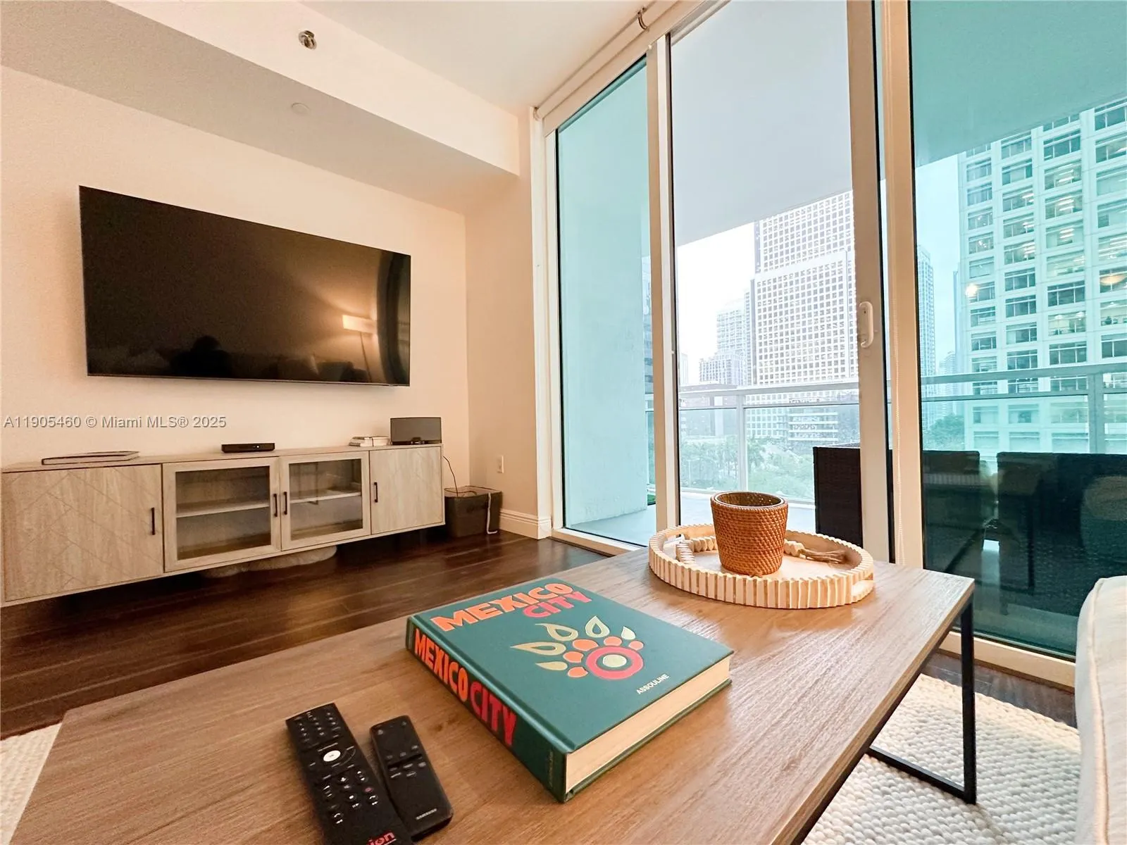 951 Brickell Ave, #601