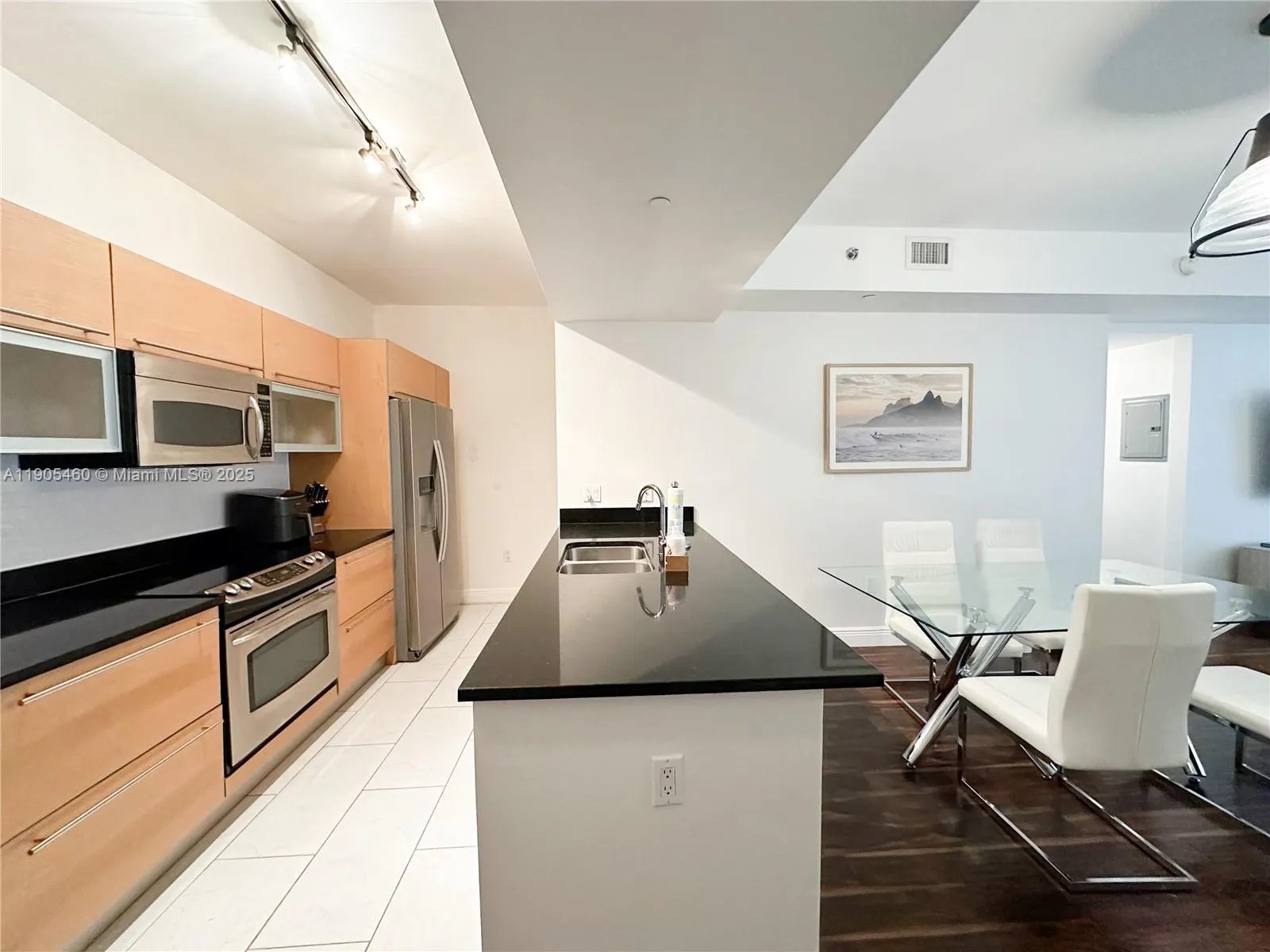 951 Brickell Ave, #601