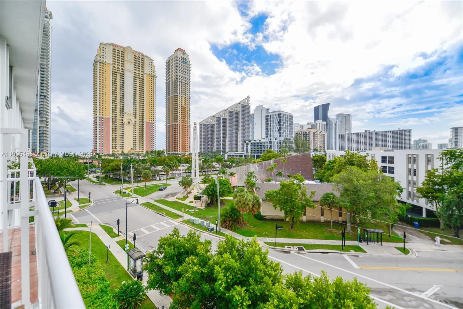 17800 Atlantic Blvd, #PH9