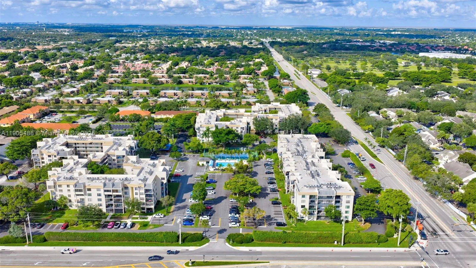 6190 Woodlands Blvd, #106