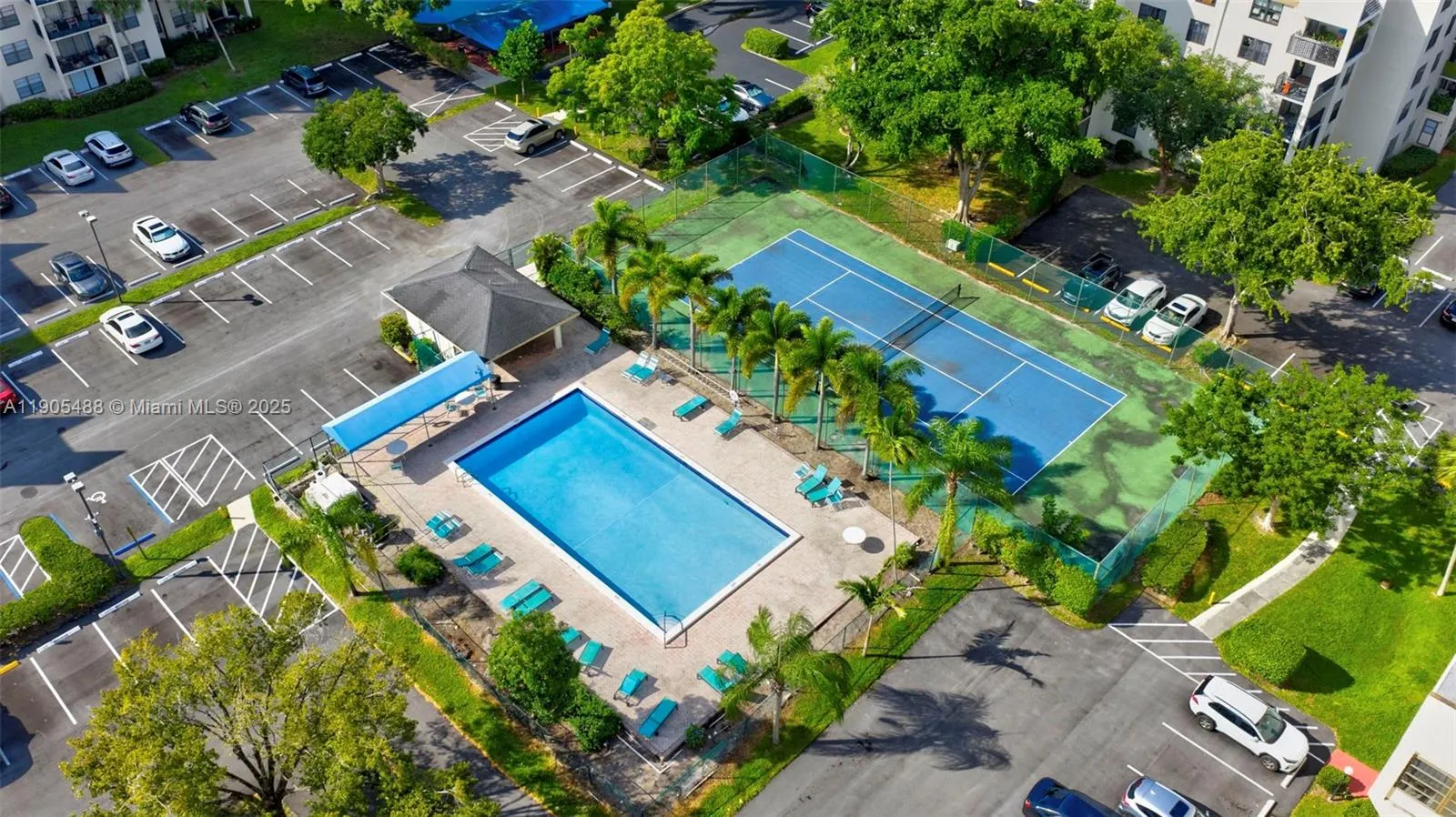 6190 Woodlands Blvd, #106