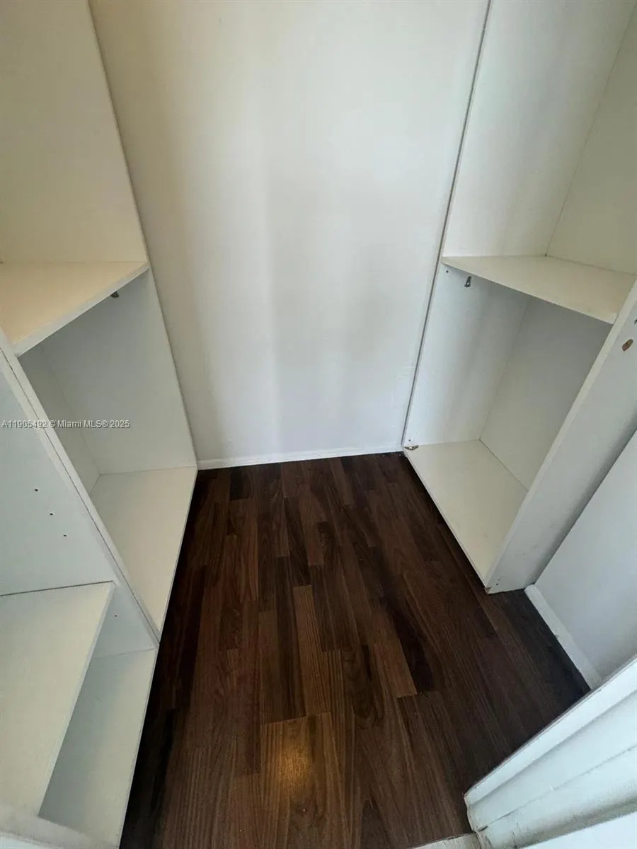 15600 NW 7th Ave, #808