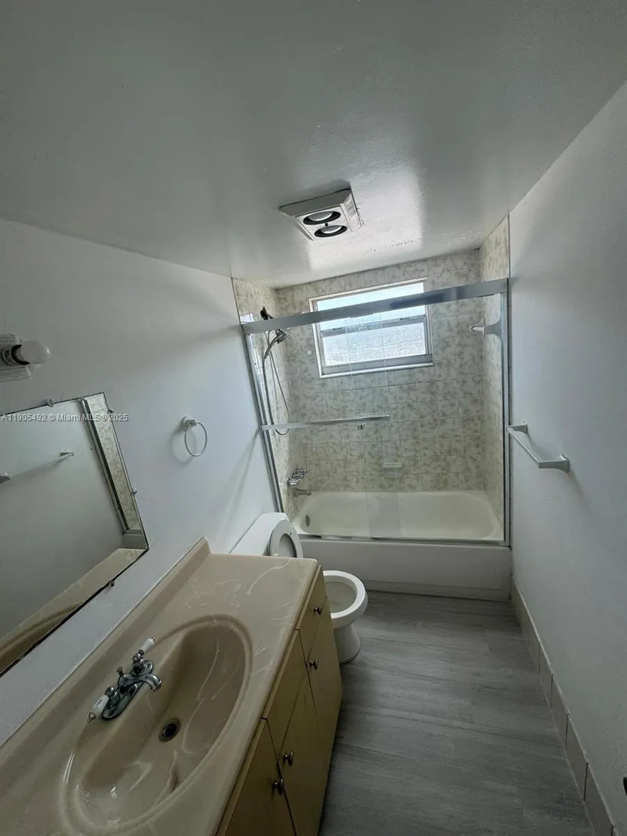 15600 NW 7th Ave, #808