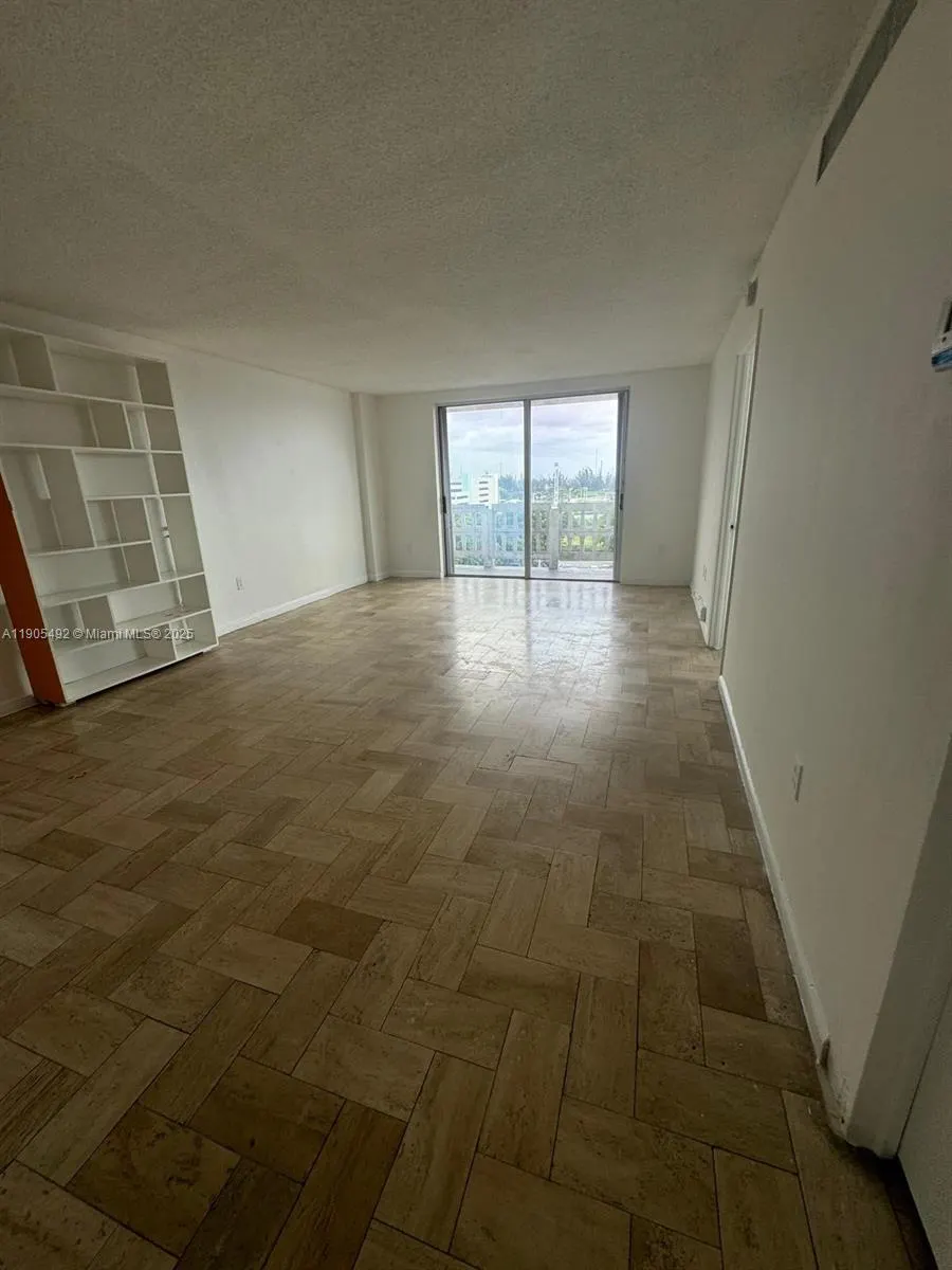 15600 NW 7th Ave, #808