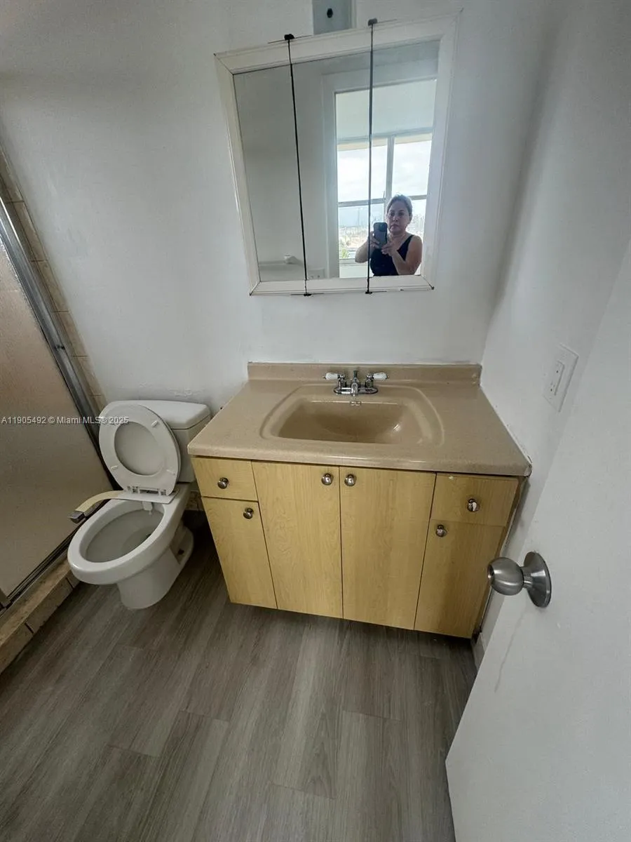 15600 NW 7th Ave, #808