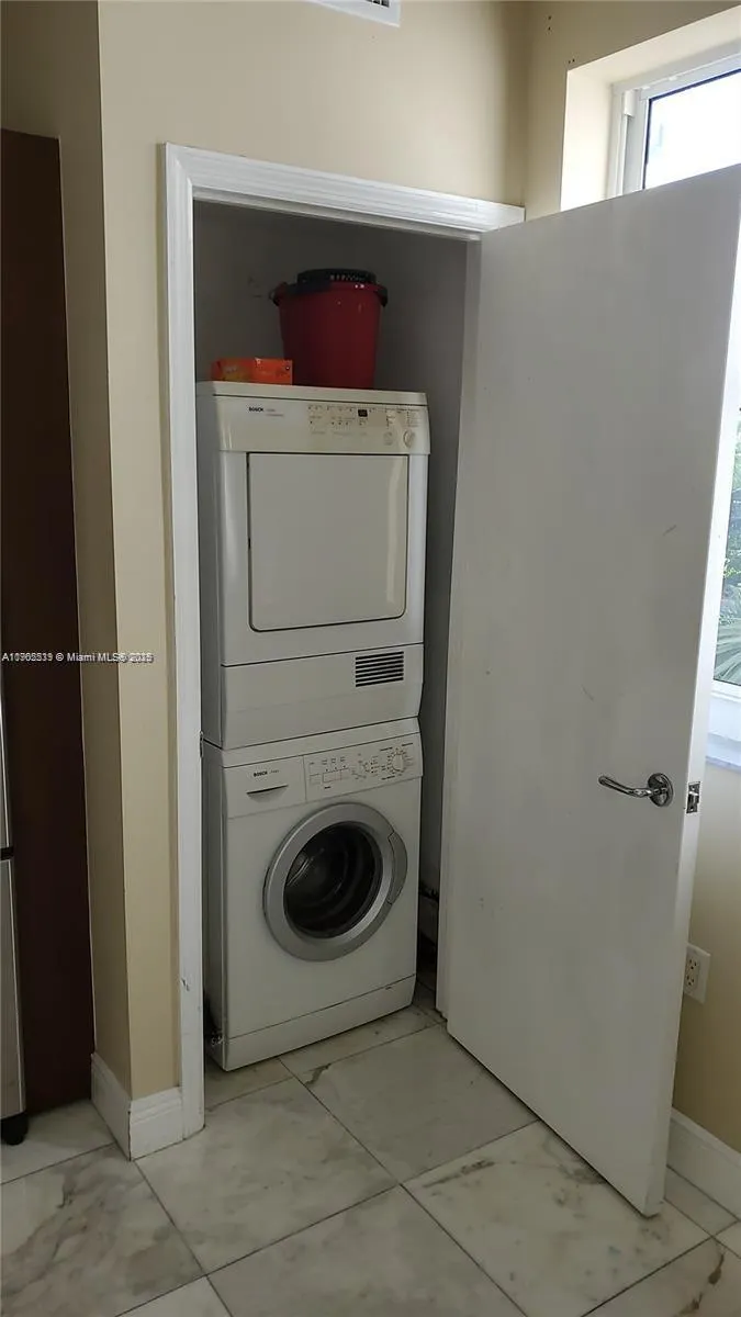 19900 E Country Club Dr, #310