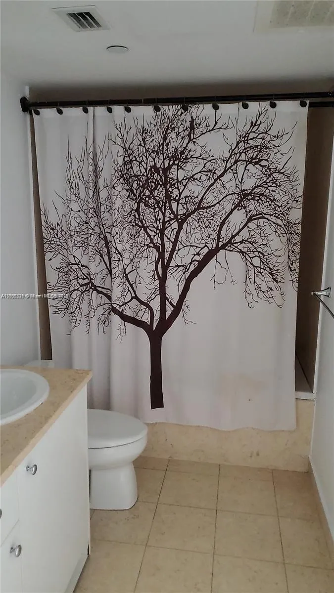 19900 E Country Club Dr, #310