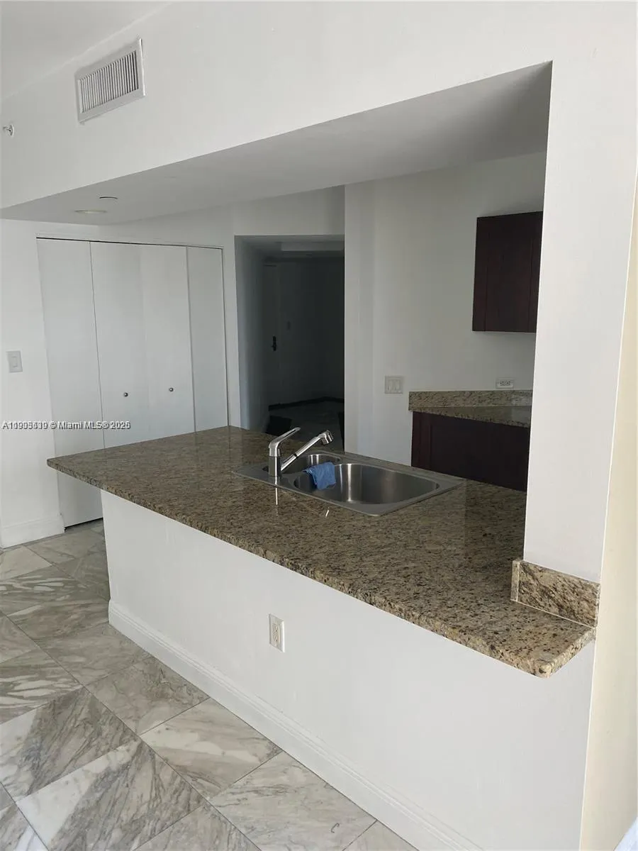 19900 E Country Club Dr, #310