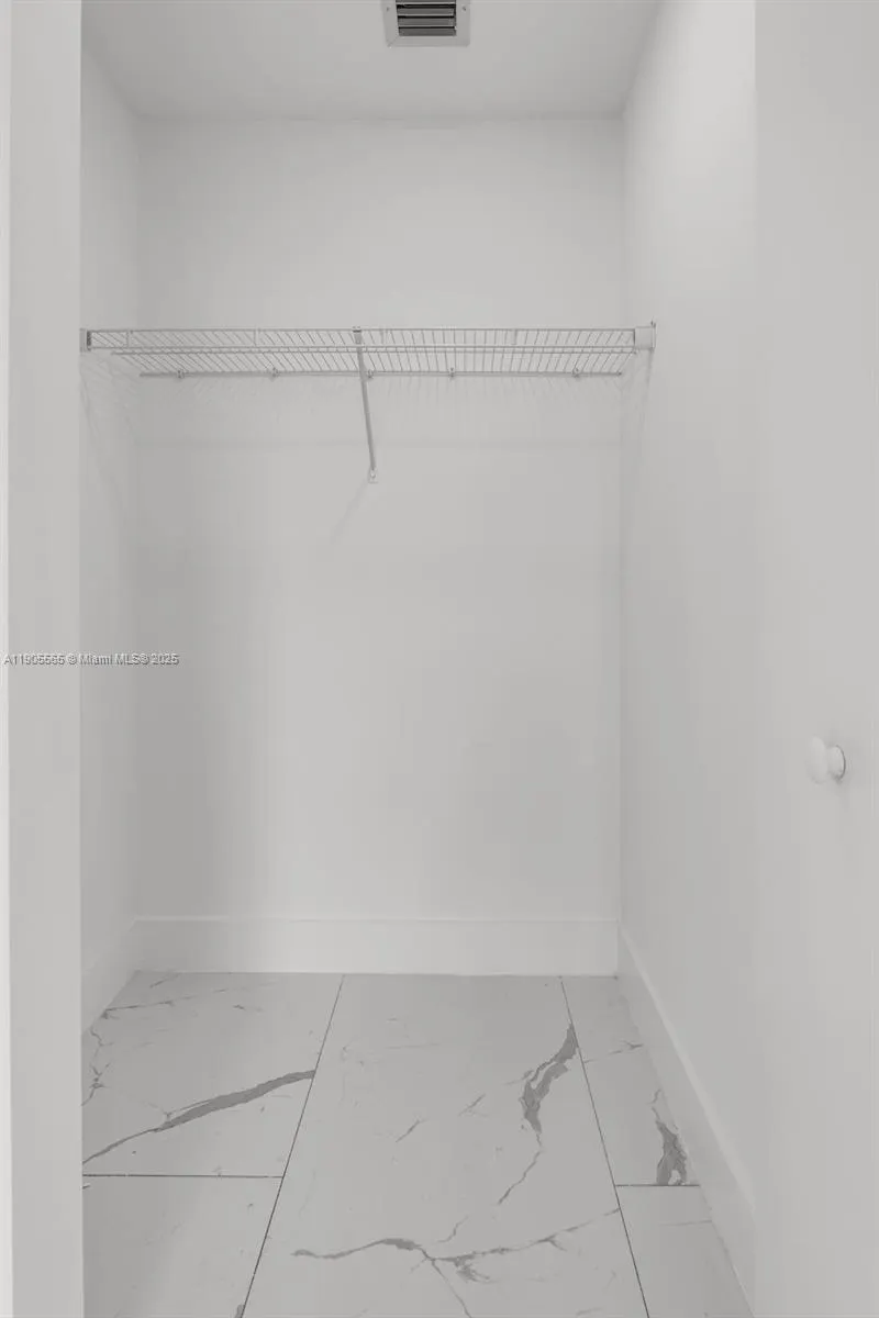 1 Curtiss Pkwy, #314