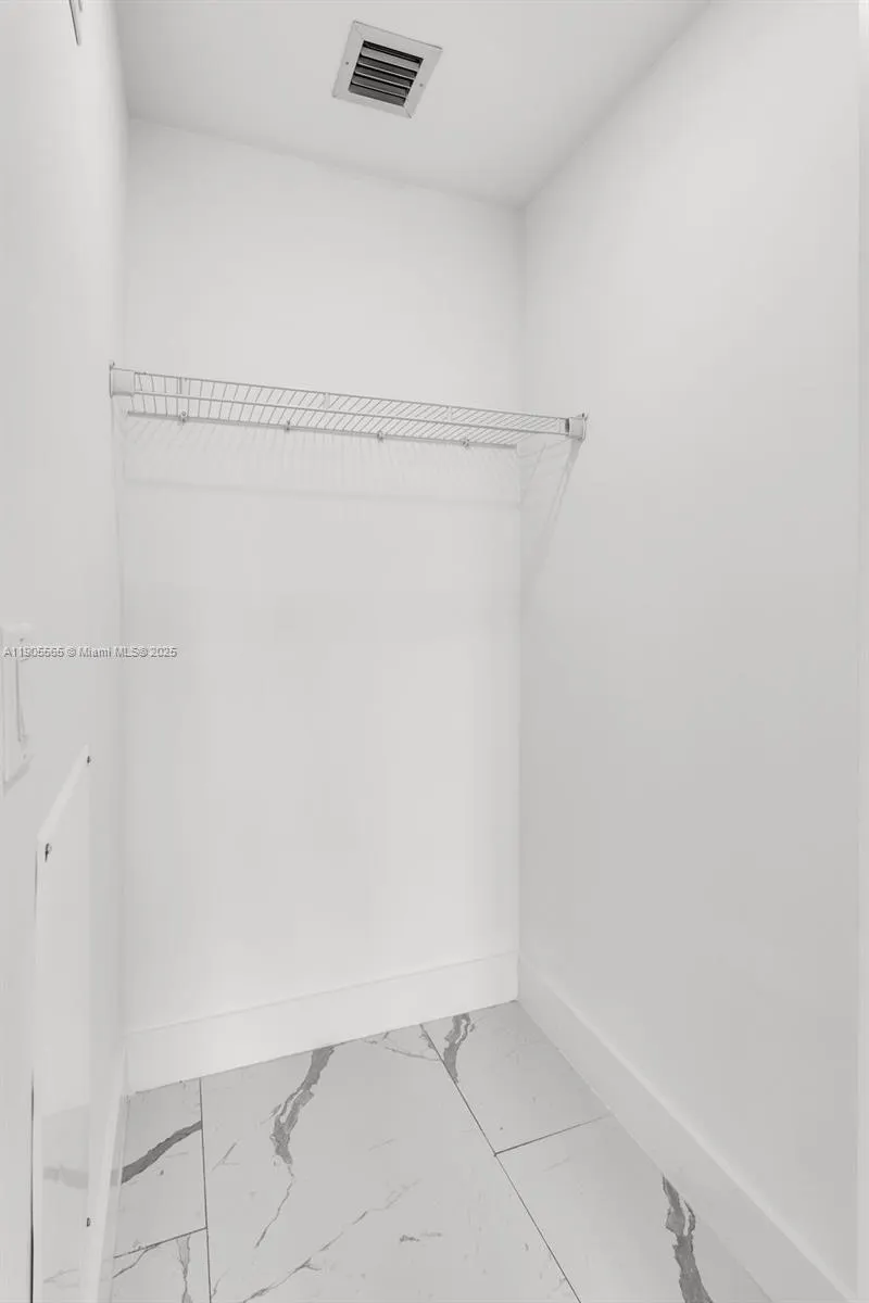 1 Curtiss Pkwy, #314