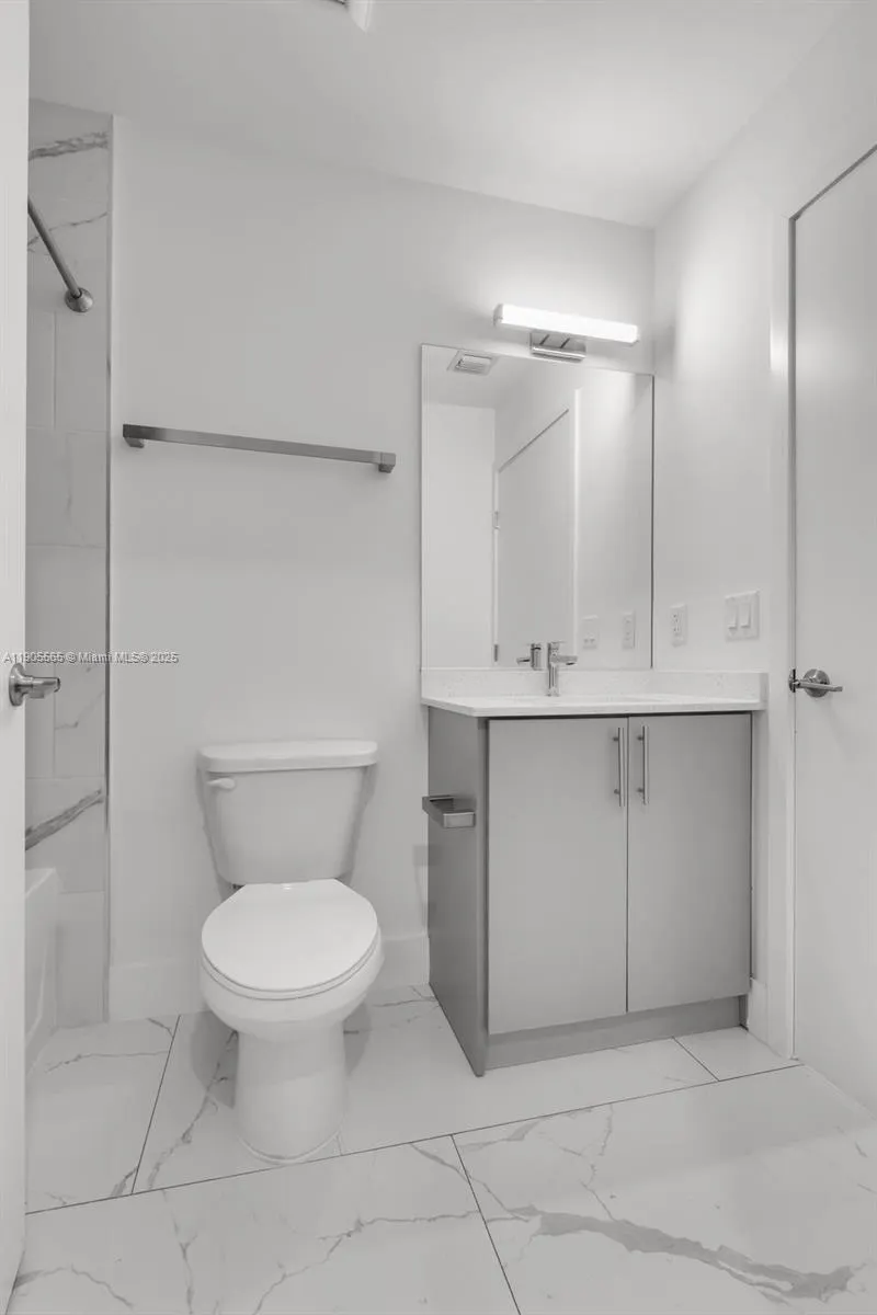 1 Curtiss Pkwy, #314