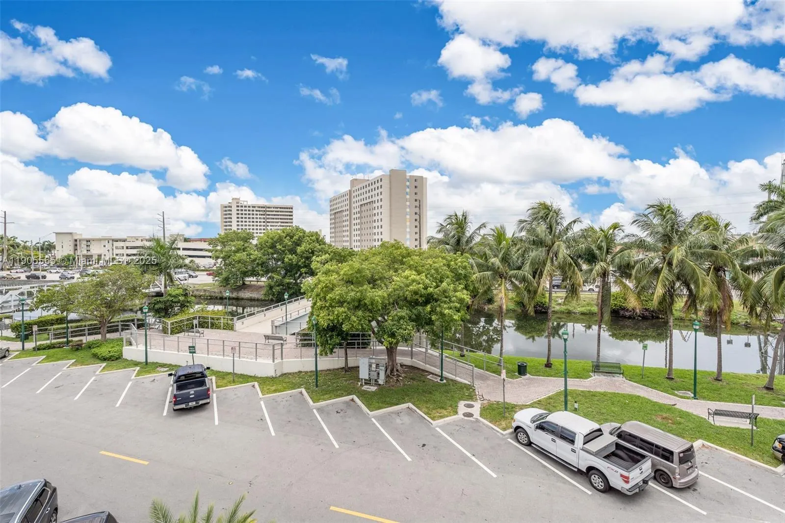 1 Curtiss Pkwy, #314