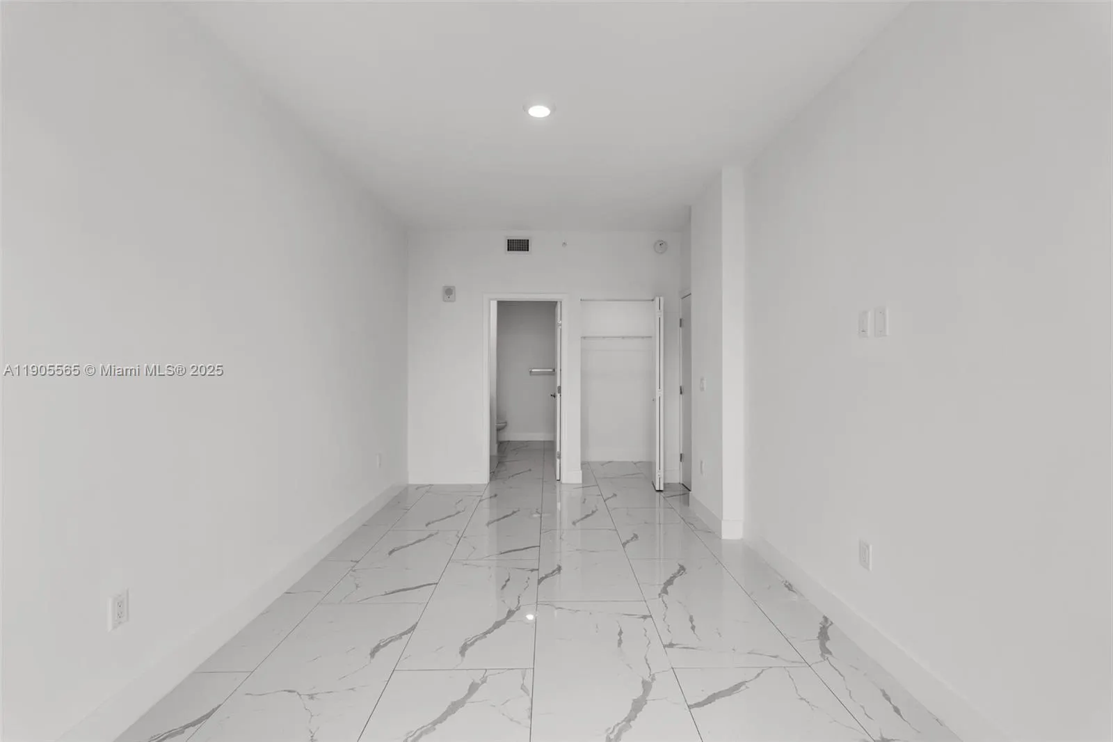 1 Curtiss Pkwy, #314