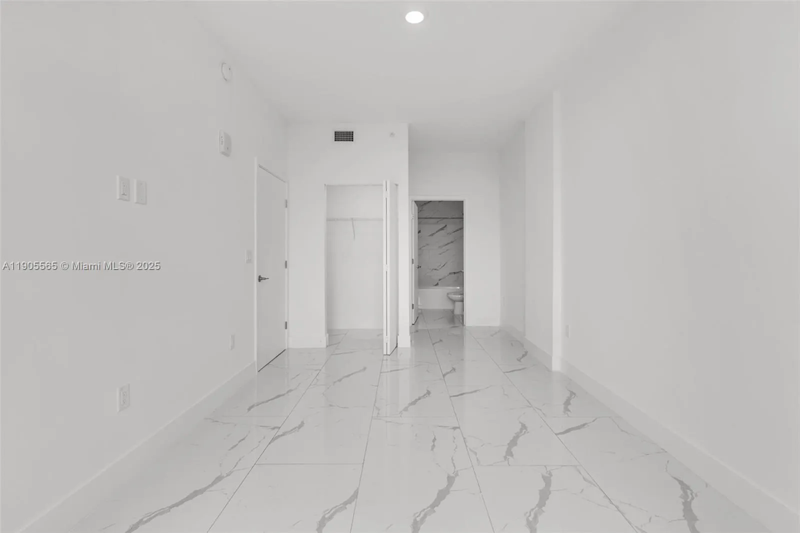 1 Curtiss Pkwy, #314