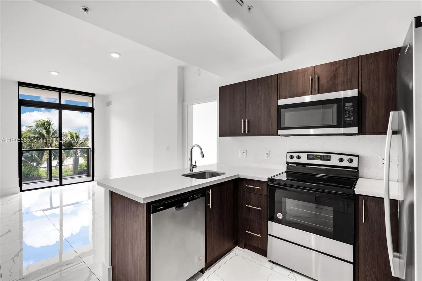 1 Curtiss Pkwy, #314