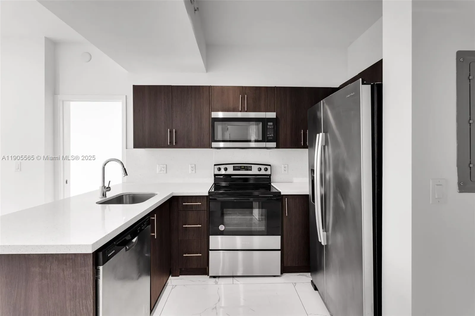 1 Curtiss Pkwy, #314