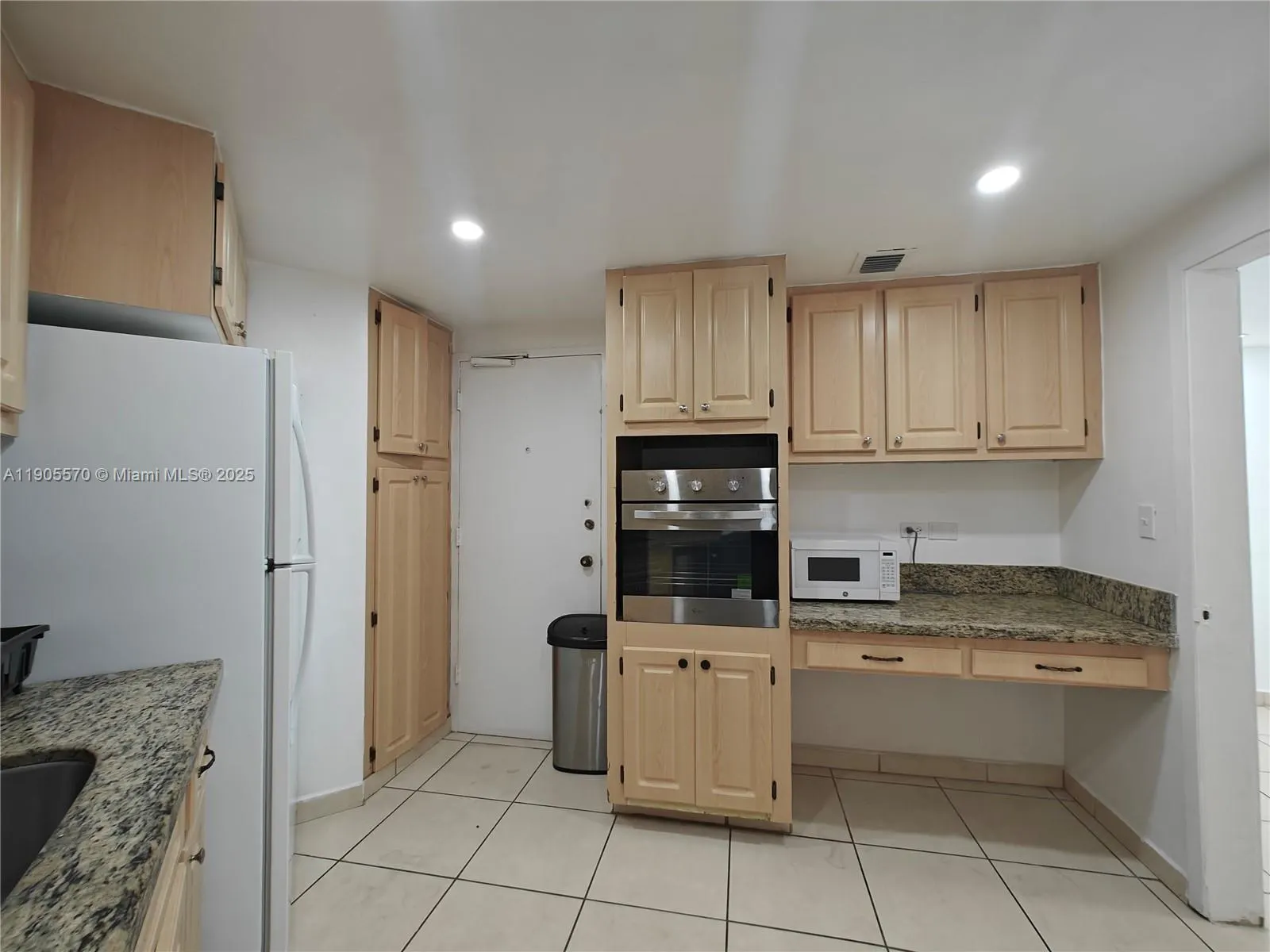 905 Brickell Bay Dr, #1127