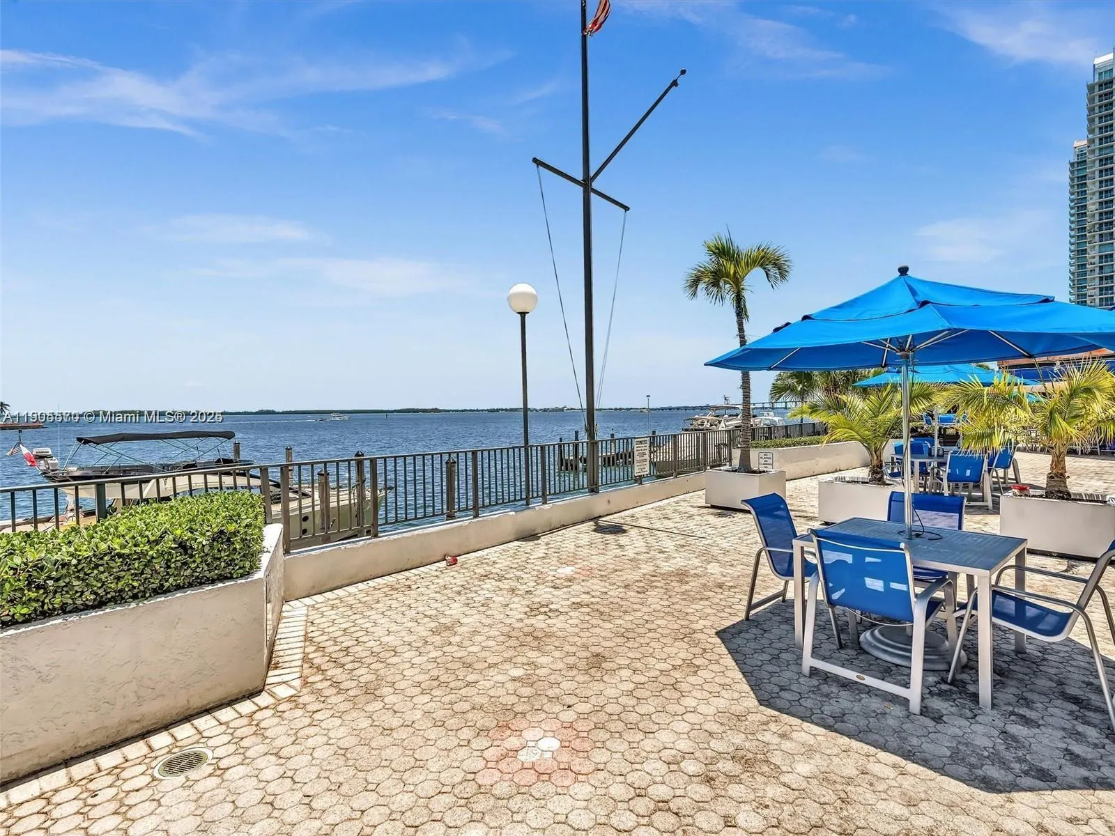 905 Brickell Bay Dr, #1127