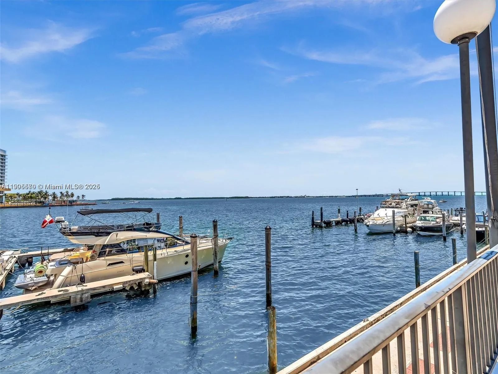 905 Brickell Bay Dr, #1127