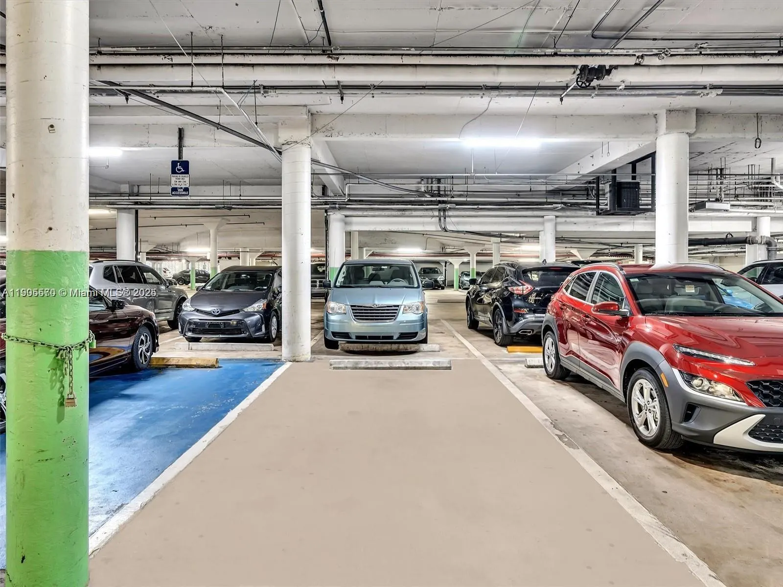 905 Brickell Bay Dr, #1127