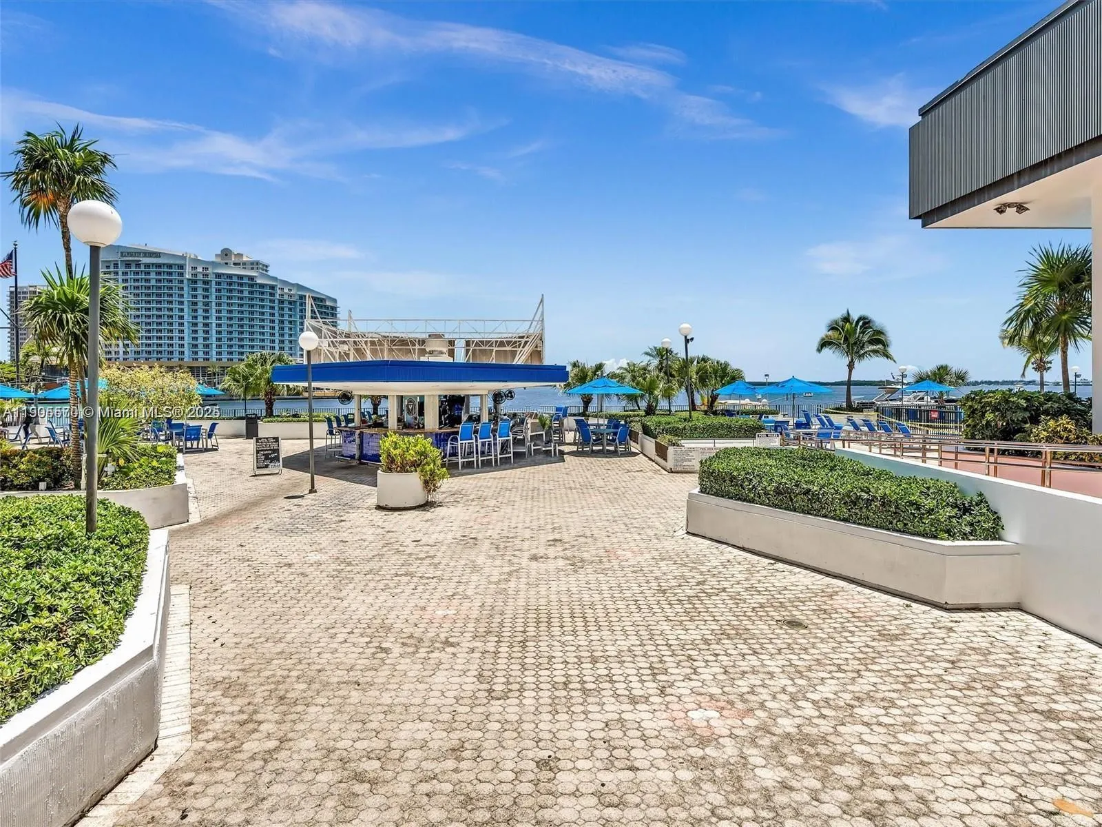 905 Brickell Bay Dr, #1127