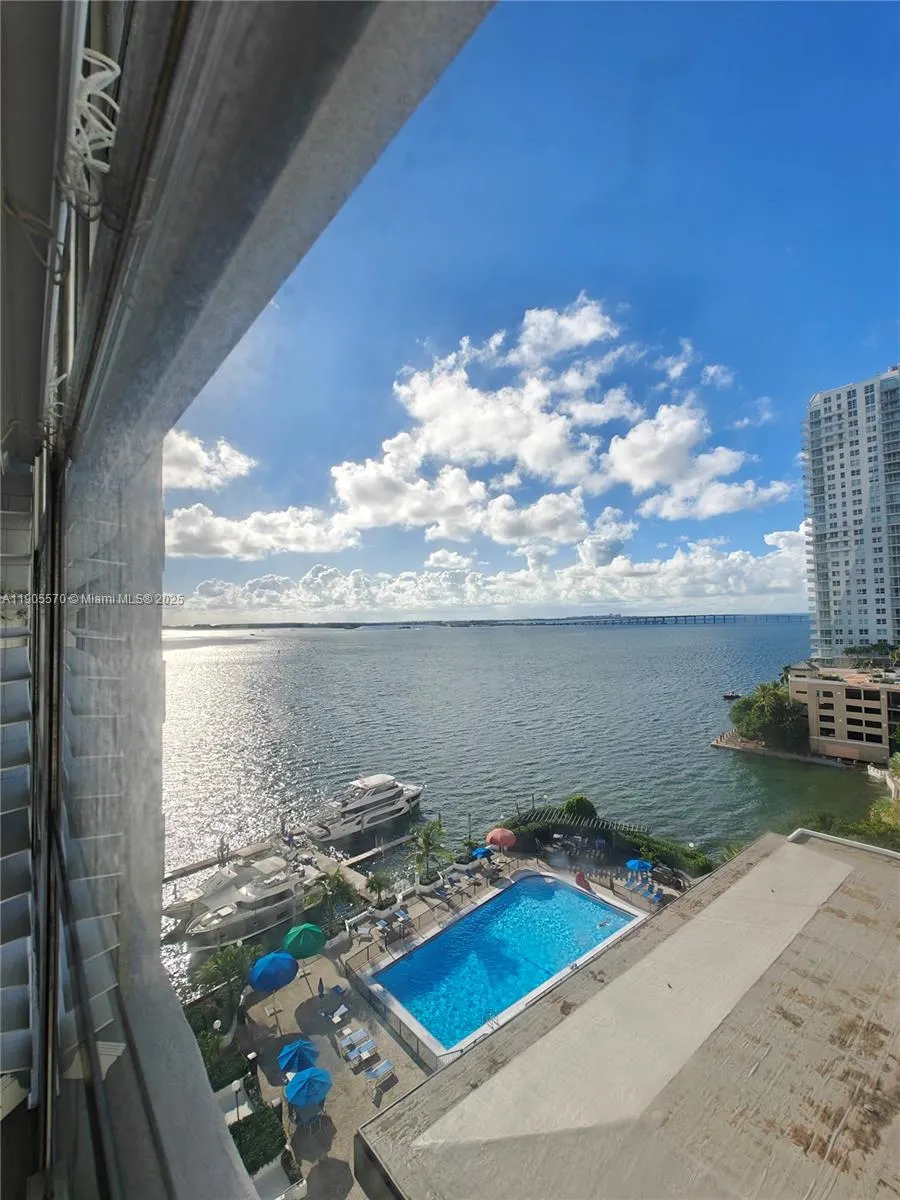 905 Brickell Bay Dr, #1127