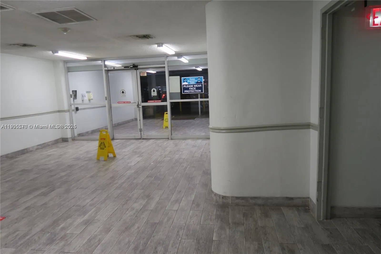 905 Brickell Bay Dr, #1127